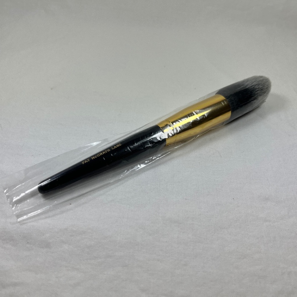 PAT McGRATH Sublime Perfection Powder Brush